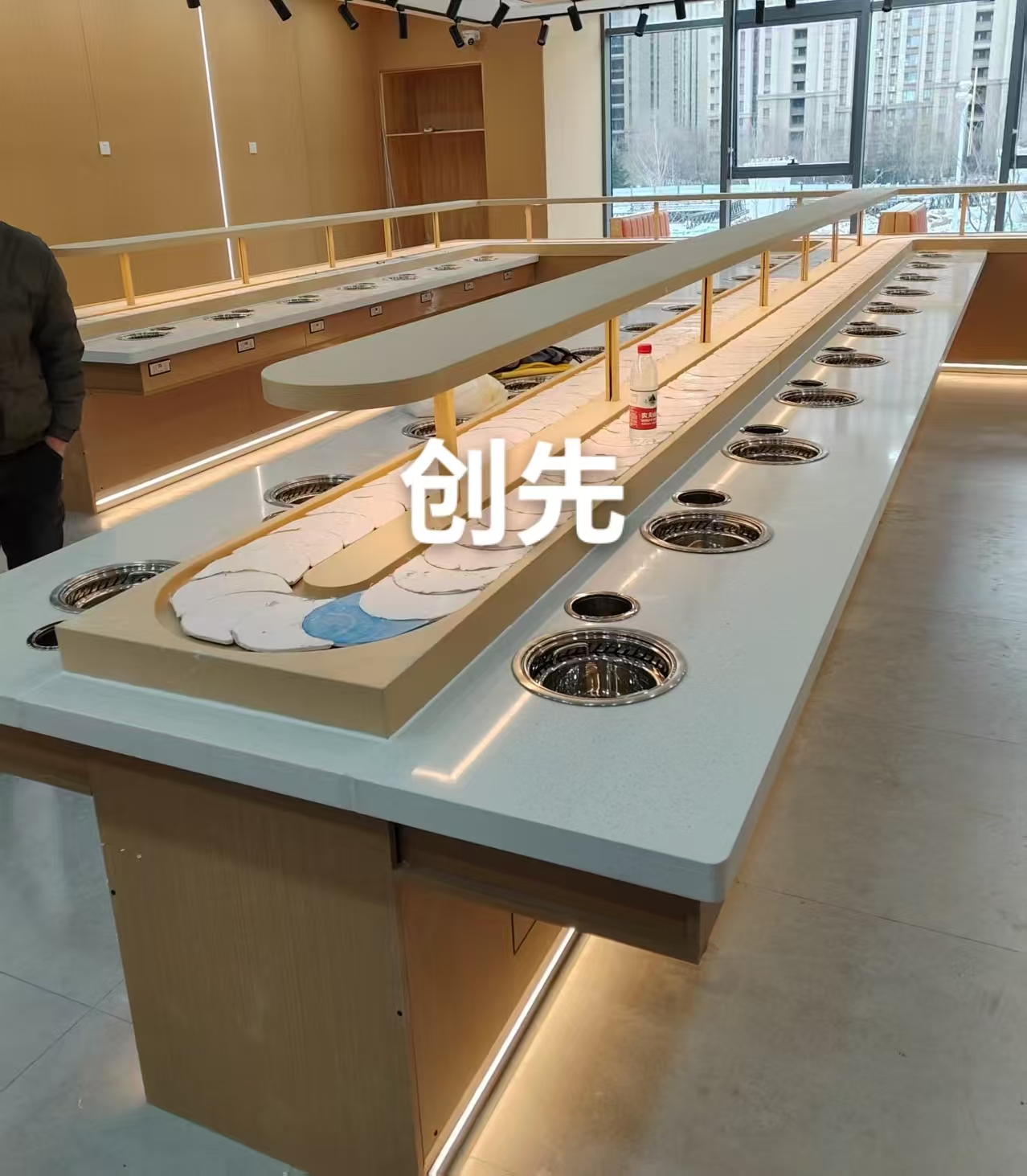 靠譜的旋轉(zhuǎn)小火鍋設(shè)備哪個品牌靠譜